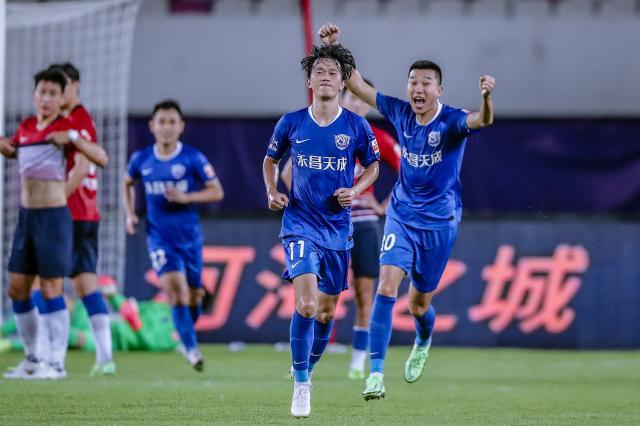 九游体育直播-【中超】谢鹏飞任意球破门张校绝平 沧州1比1重庆
